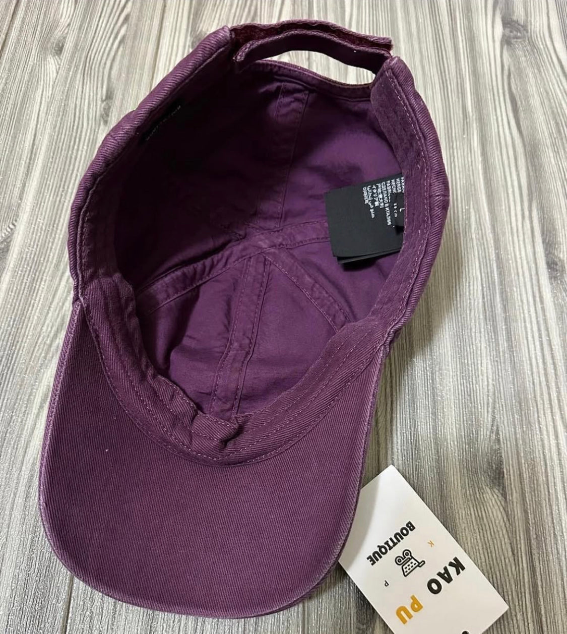 Balenciaga 酒紅反光帽