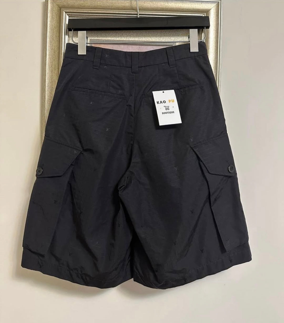 Louis Vuitton 滿版Logo工裝短褲