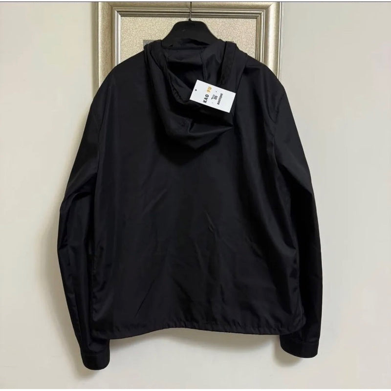 Prada 鐵牌衝鋒連帽外套