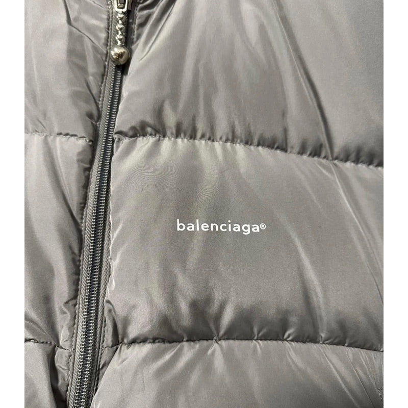 Balenciaga C shape 秀場羽絨外套