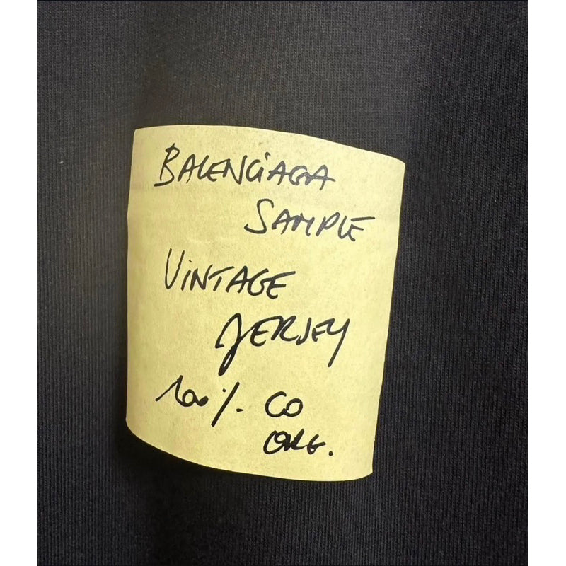 Balenciaga 胸口貼紙Tee