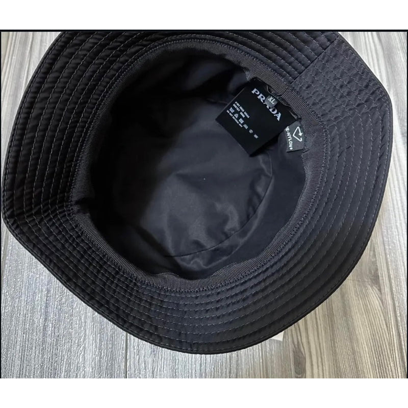 Prada鐵牌漁夫帽