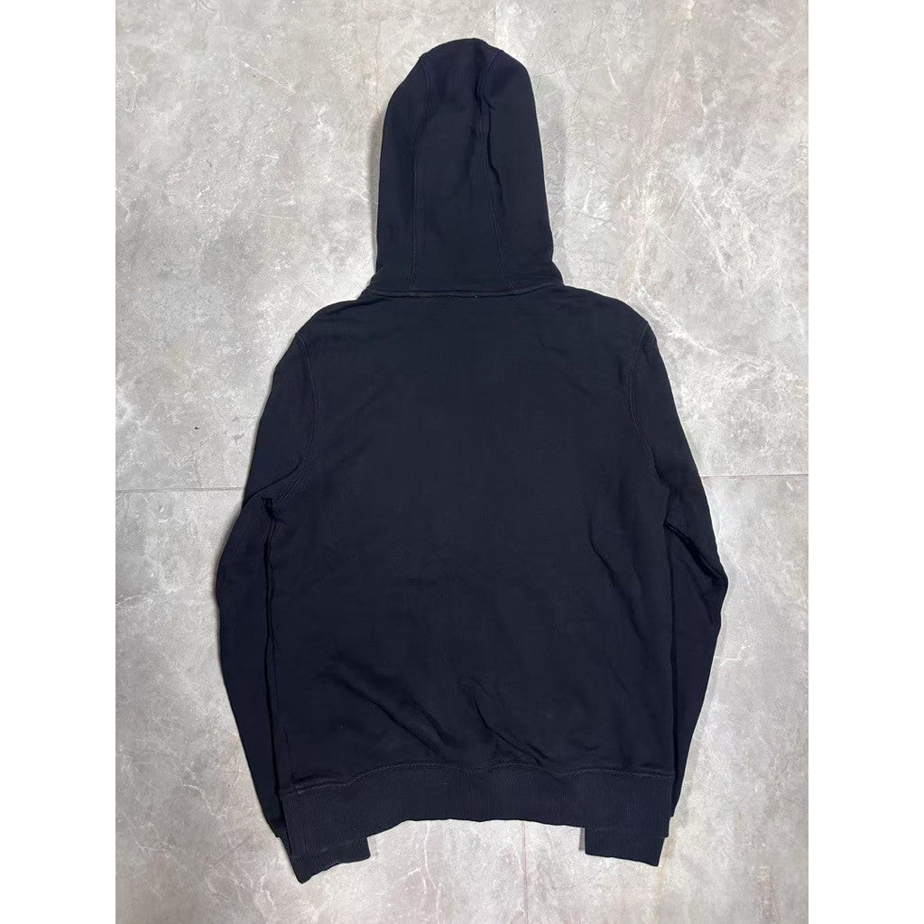Burberry 胸前Logo Hoodie