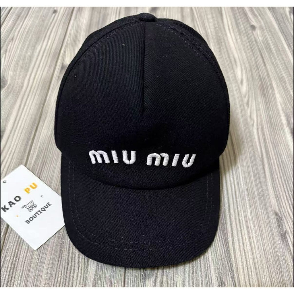 MIU MIU刺繡Logo Dad Hat
