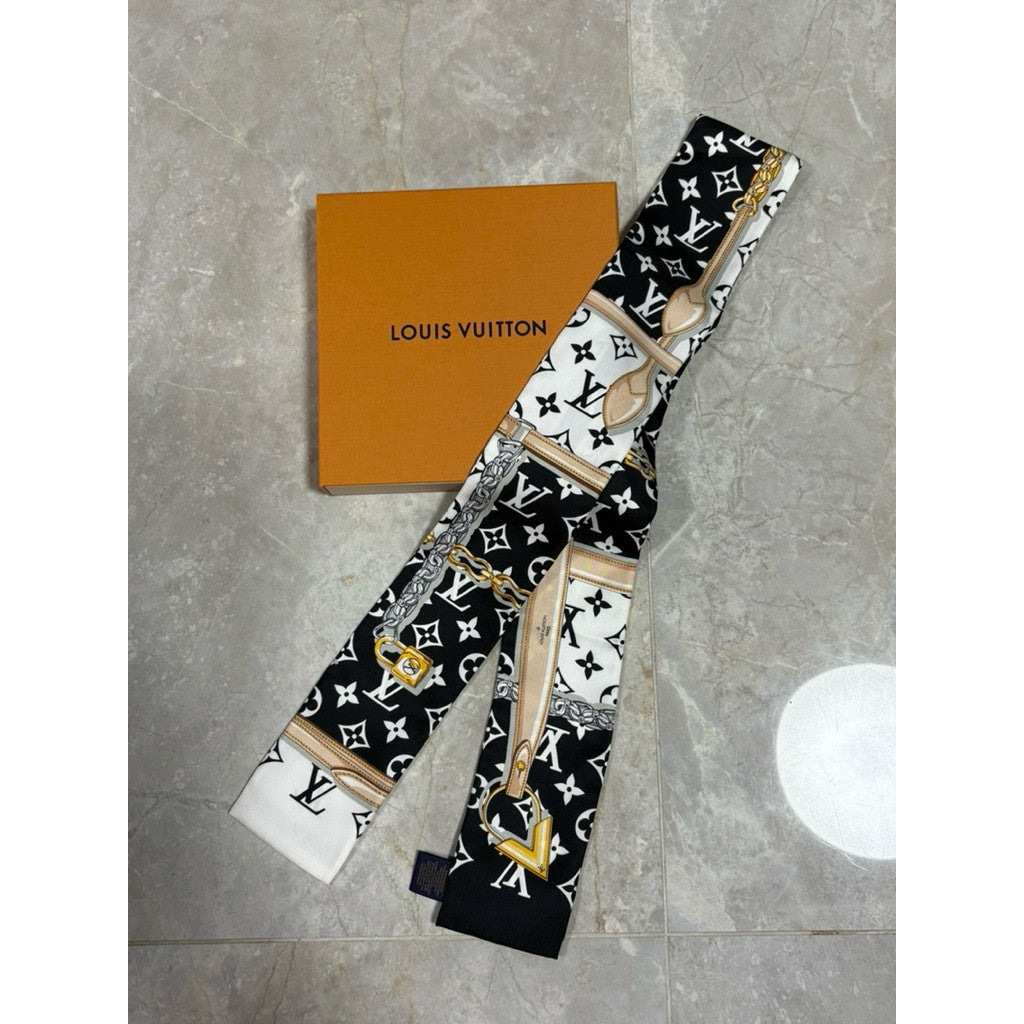 Louis Vuitton 滿版老花絲巾