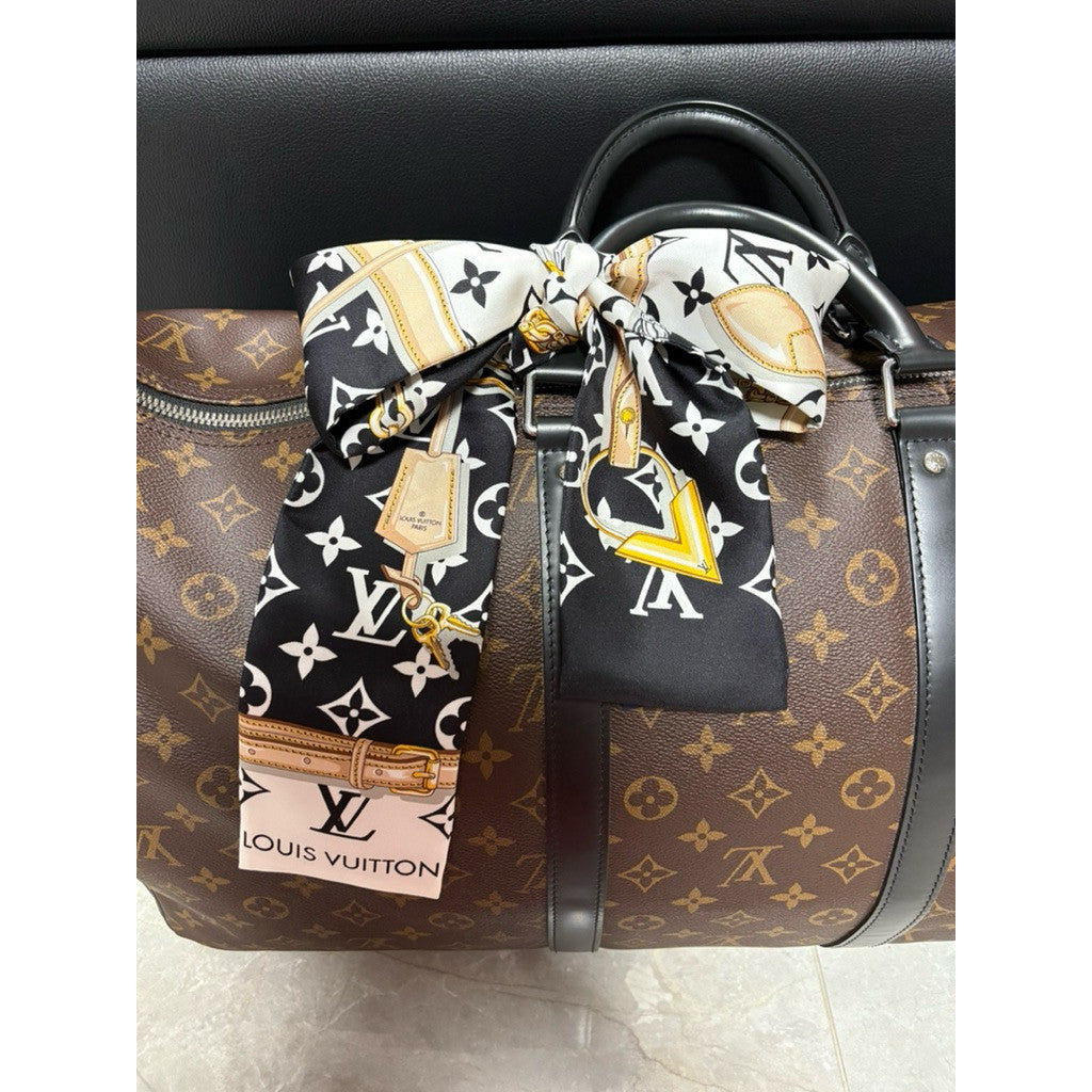 Louis Vuitton 滿版老花絲巾