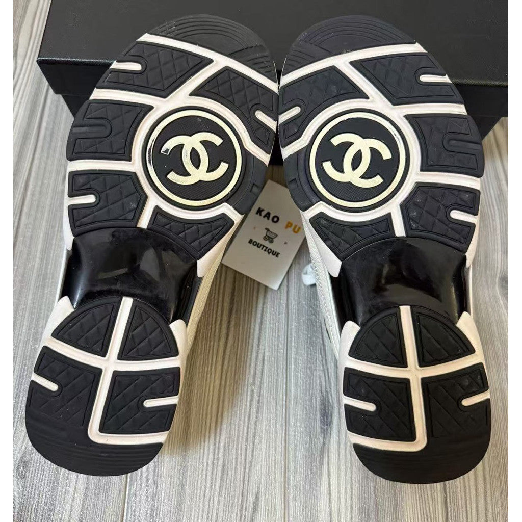 Chanel 雙C黑白熊貓Sneakers