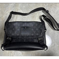 Louis Vuitton Voyage 單肩包