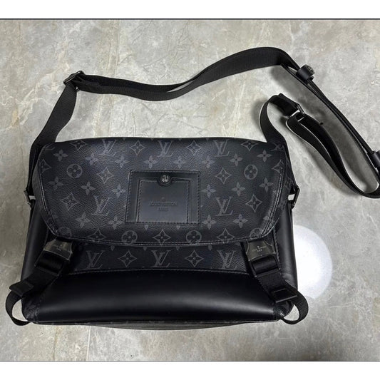 Louis Vuitton Voyage 單肩包