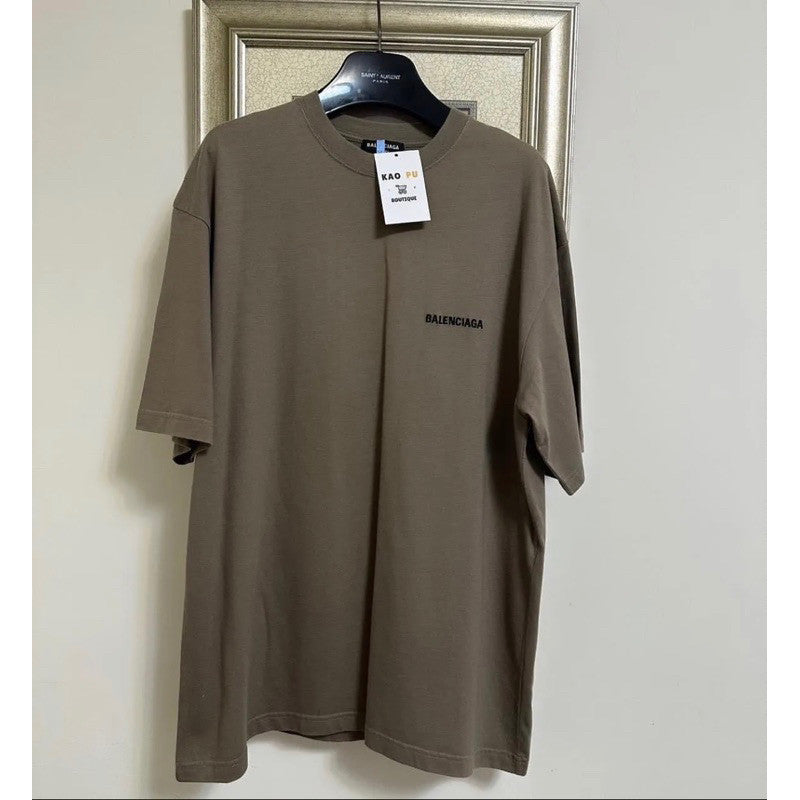 Balenciaga 卡其胸前刺繡Tee