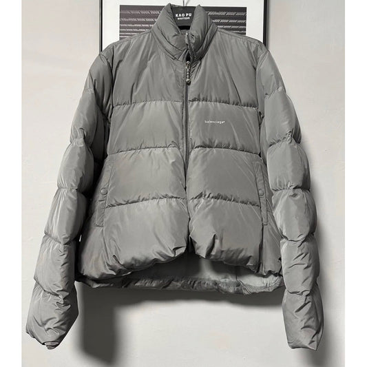 Balenciaga C shape 秀場羽絨外套