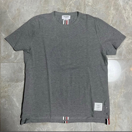 Thom Browne 背後Logo Tee