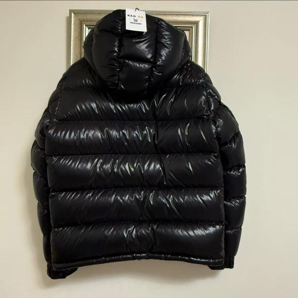 Moncler 黑色經典Maya羽絨連帽外套