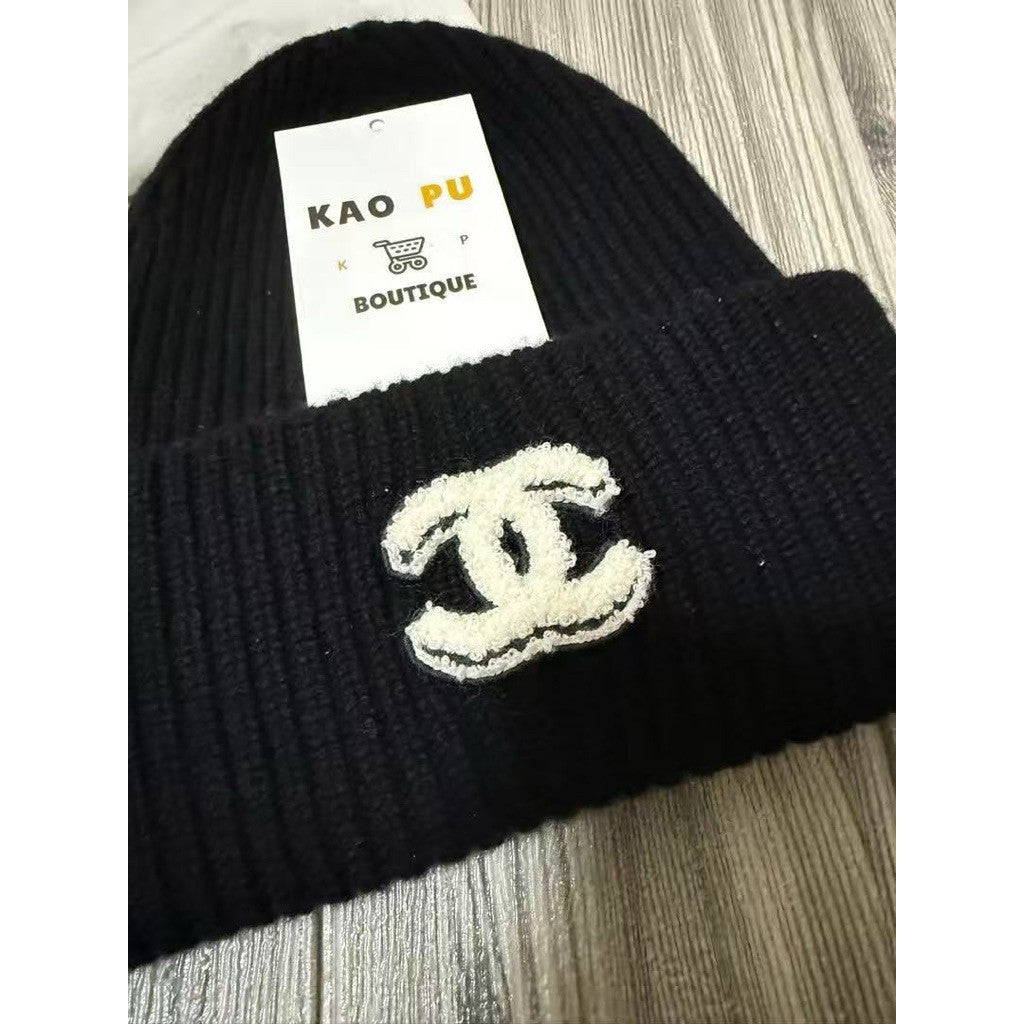 Chanel 黑色經典雙C Logo Cashmere毛帽