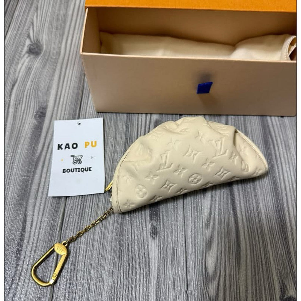 Louis Vuitton滿版老花皮革水餃造型零錢包吊飾Gyoza KeychainM26007（請先確認商品描述謝謝）