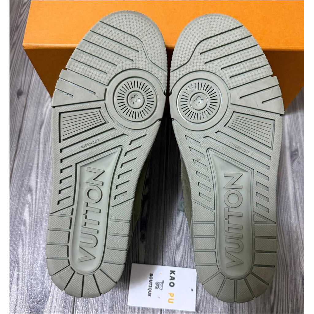 Louis Vuitton 卯釘麂皮Trainer （請先確認商品描述謝謝）