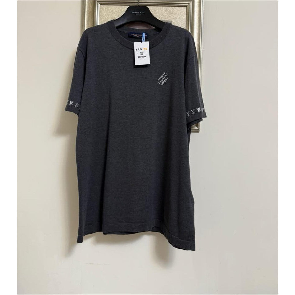 Louis Vuitton 灰色刺繡滾邊Logo針織Tee（請先確認商品描述謝謝）