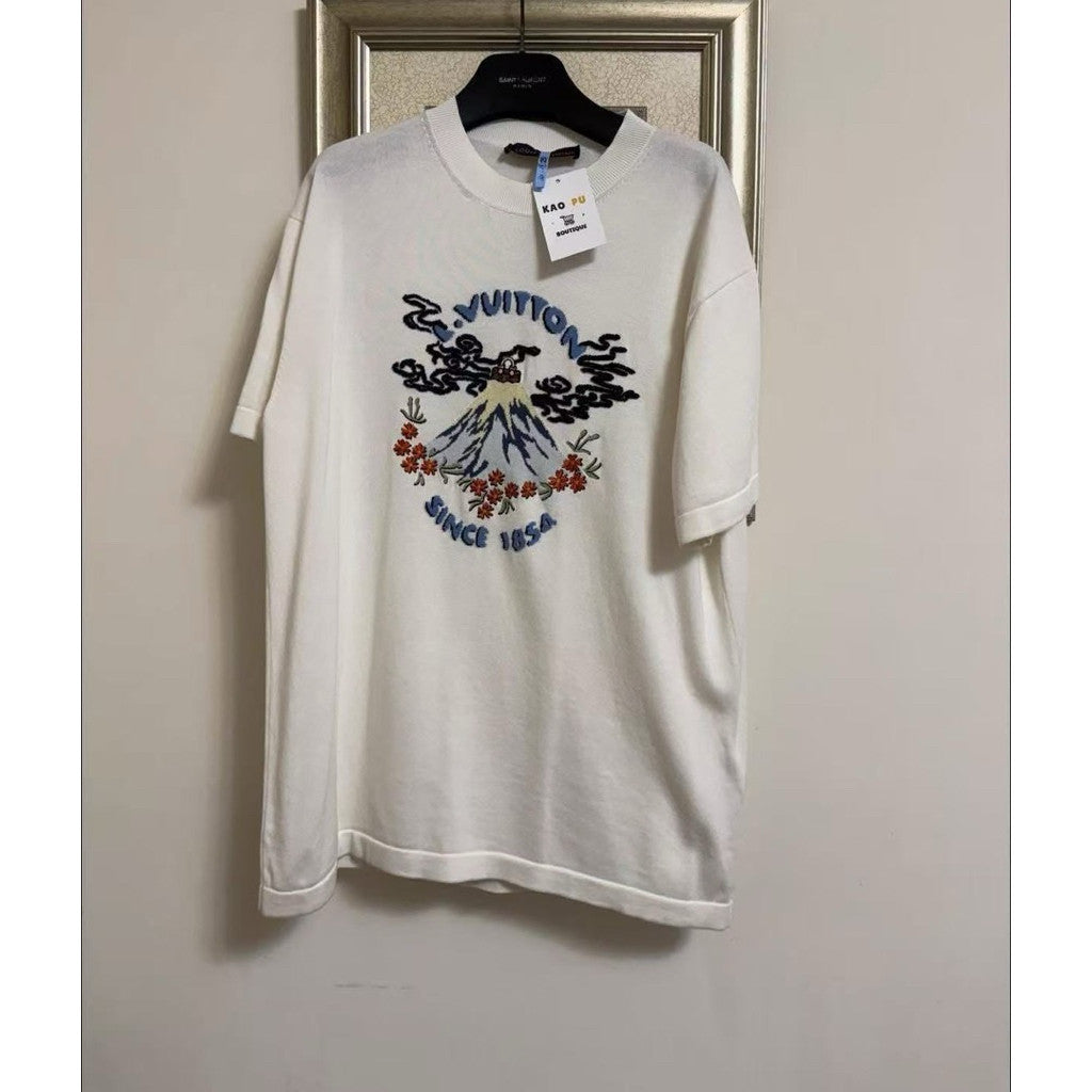 Louis Vuitton 聯名刺繡火山Logo針織Tee 1AIMAQ