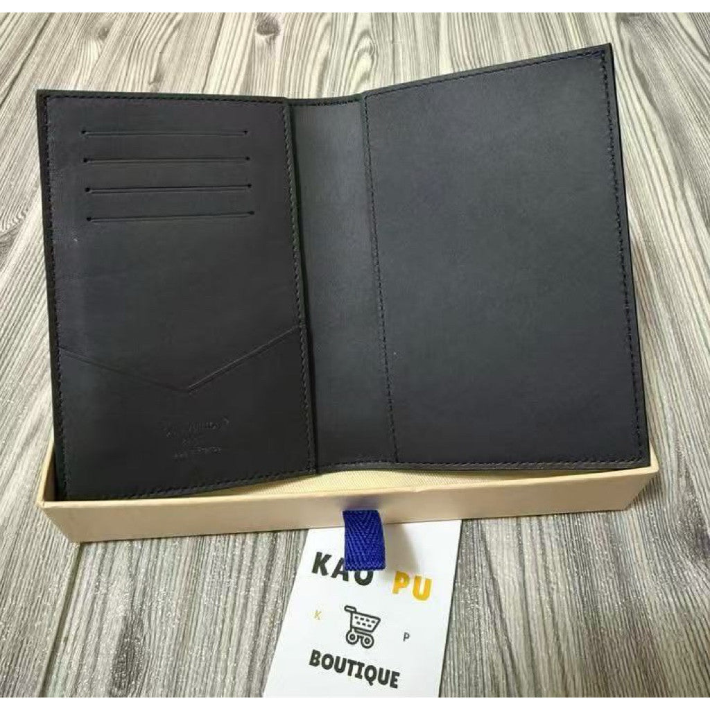 Louis Vuitton 黑色壓紋老花對折皮夾 M13187（請先確認商品描述謝謝）