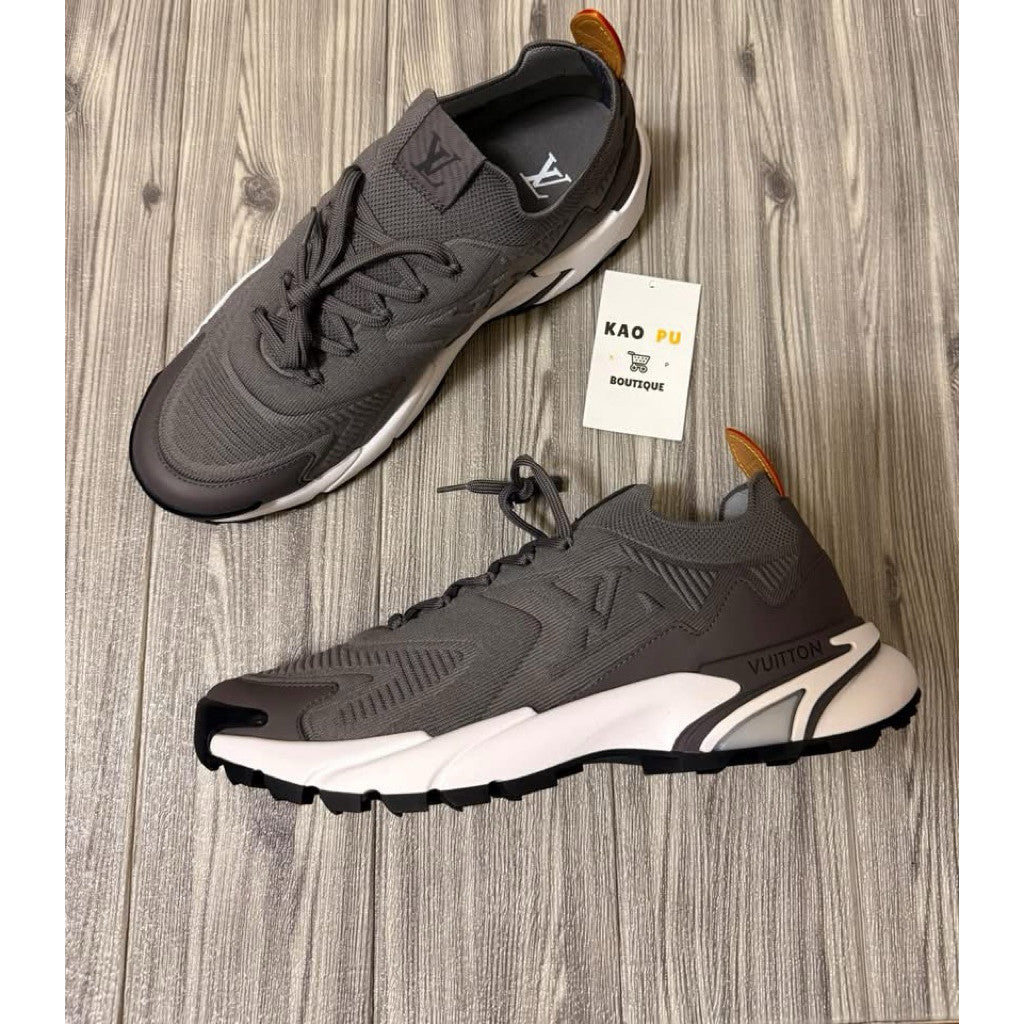 Louis Vuitton 灰色Tatic Runner Logo Sneakers（請先確認商品描述謝謝）