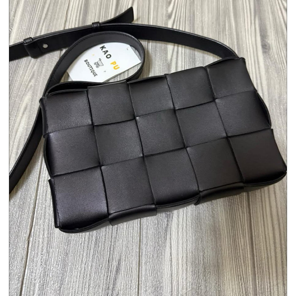 Bottega Veneta 黑色羊皮Cassette單肩包（請先確認商品描述謝謝）